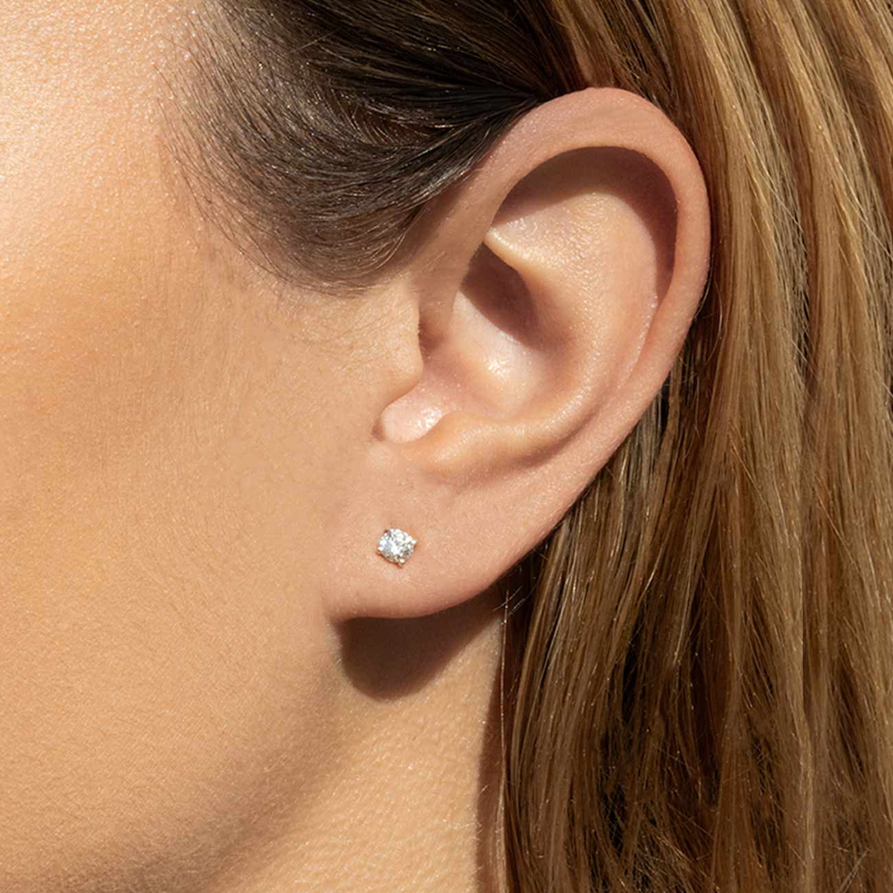 .30ctw Natural Diamond Stud Earrings