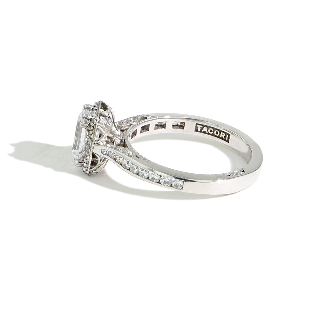 Tacori Dantela Round Cushion Halo Pavé Engagement Ring Setting