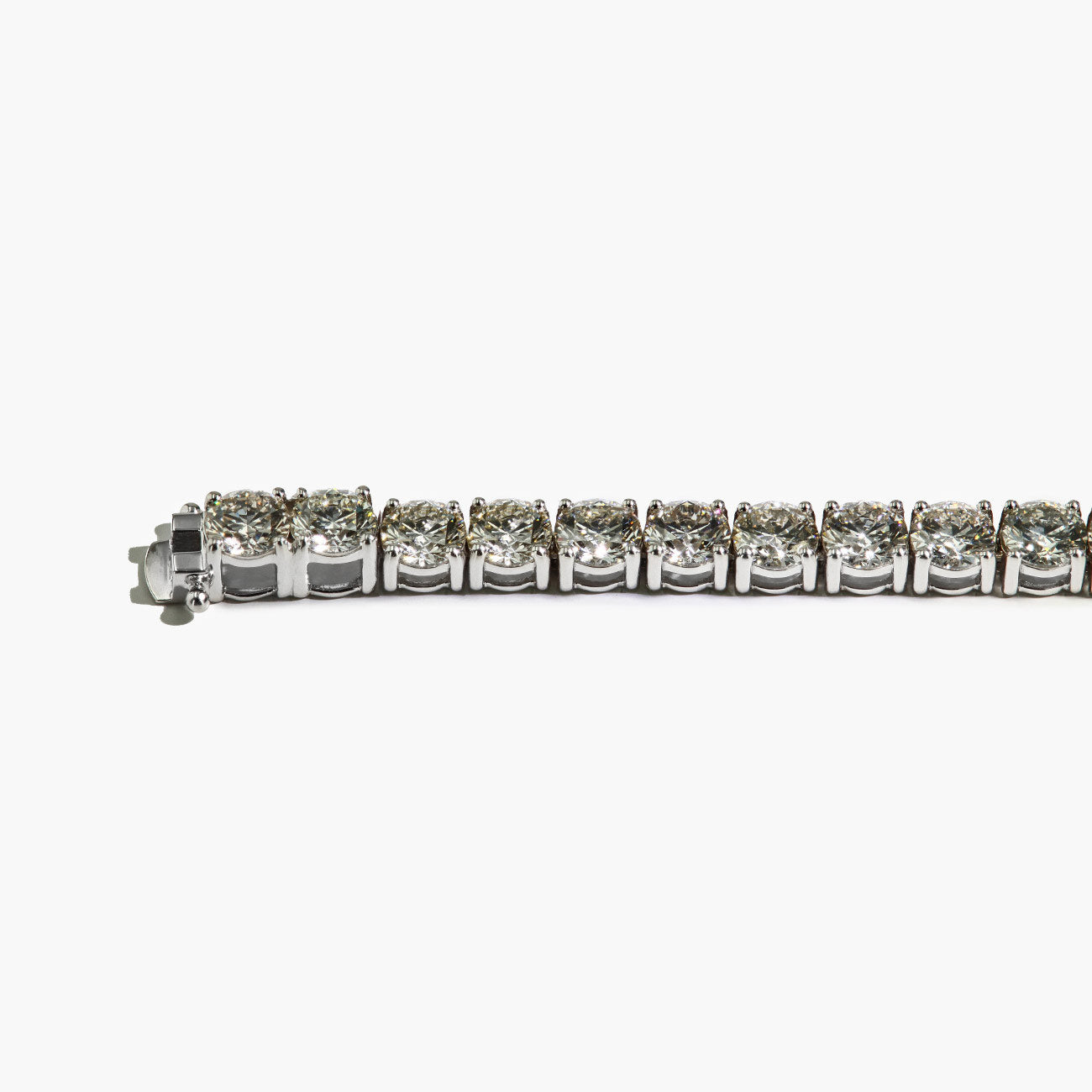 28 Carat Diamond Tennis Bracelet in 18K White Gold