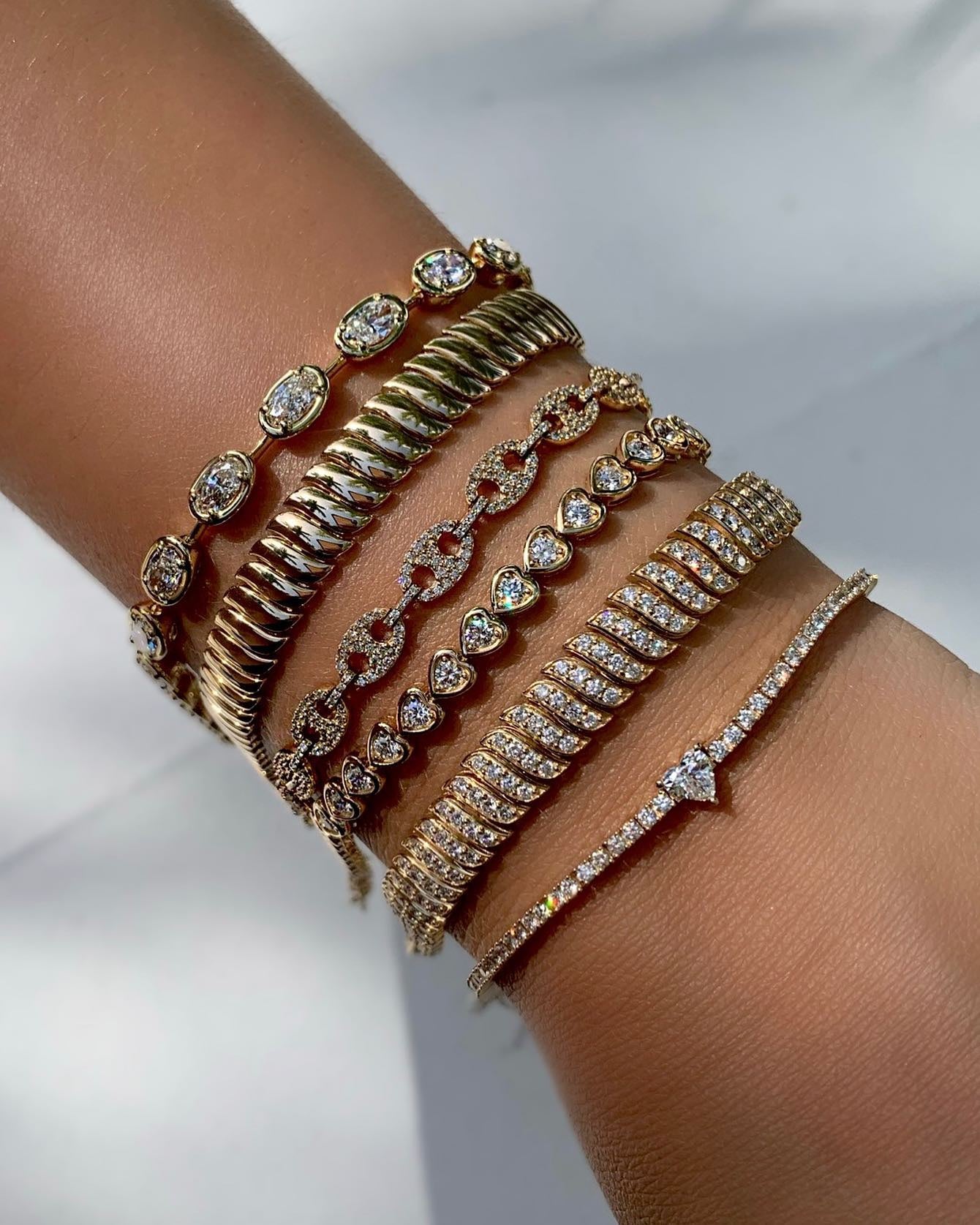 Private Label Curved Link Bracelet in Yellow Gold