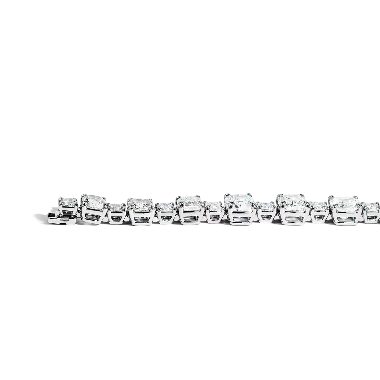 24 Carat Alternating Cushion Diamond Bracelet
