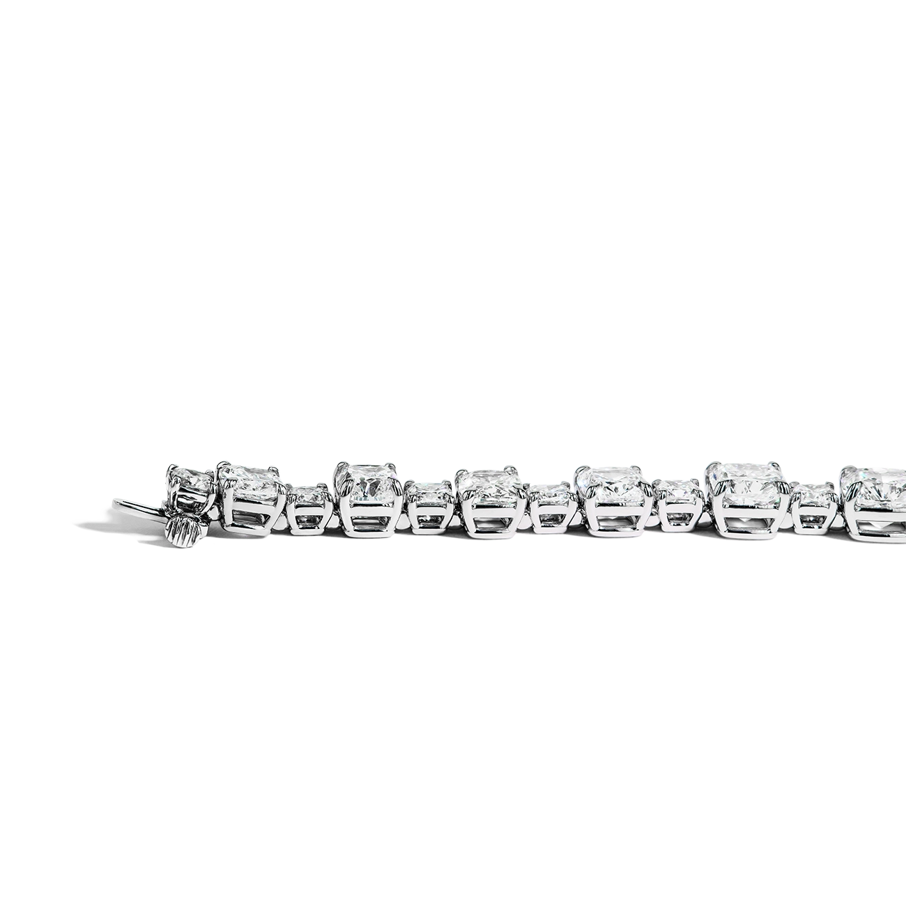 24 Carat Alternating Cushion Diamond Bracelet