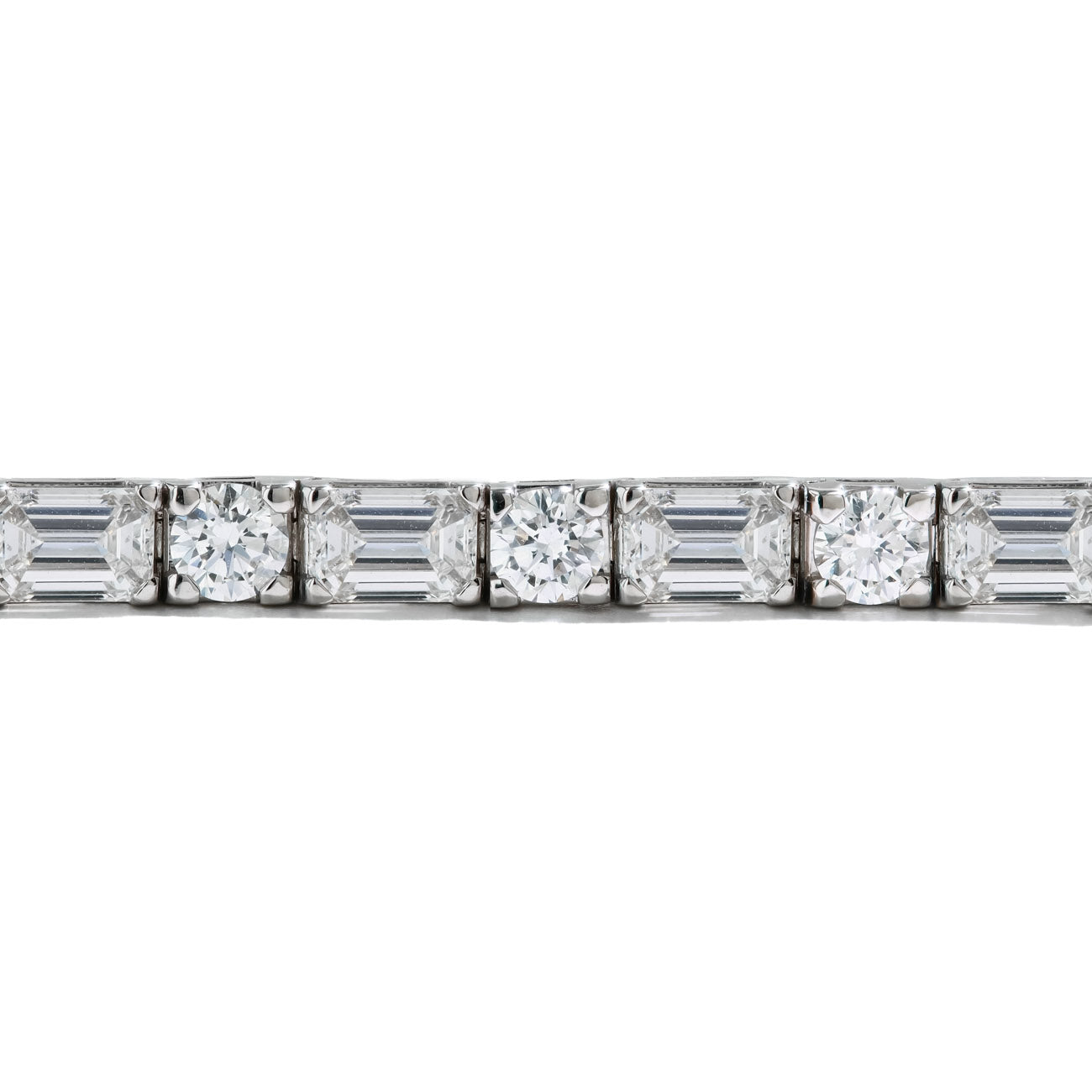 Emerald and Oval Cut 9.60 Carat Lab Grown Diamond Tennis Bracelet