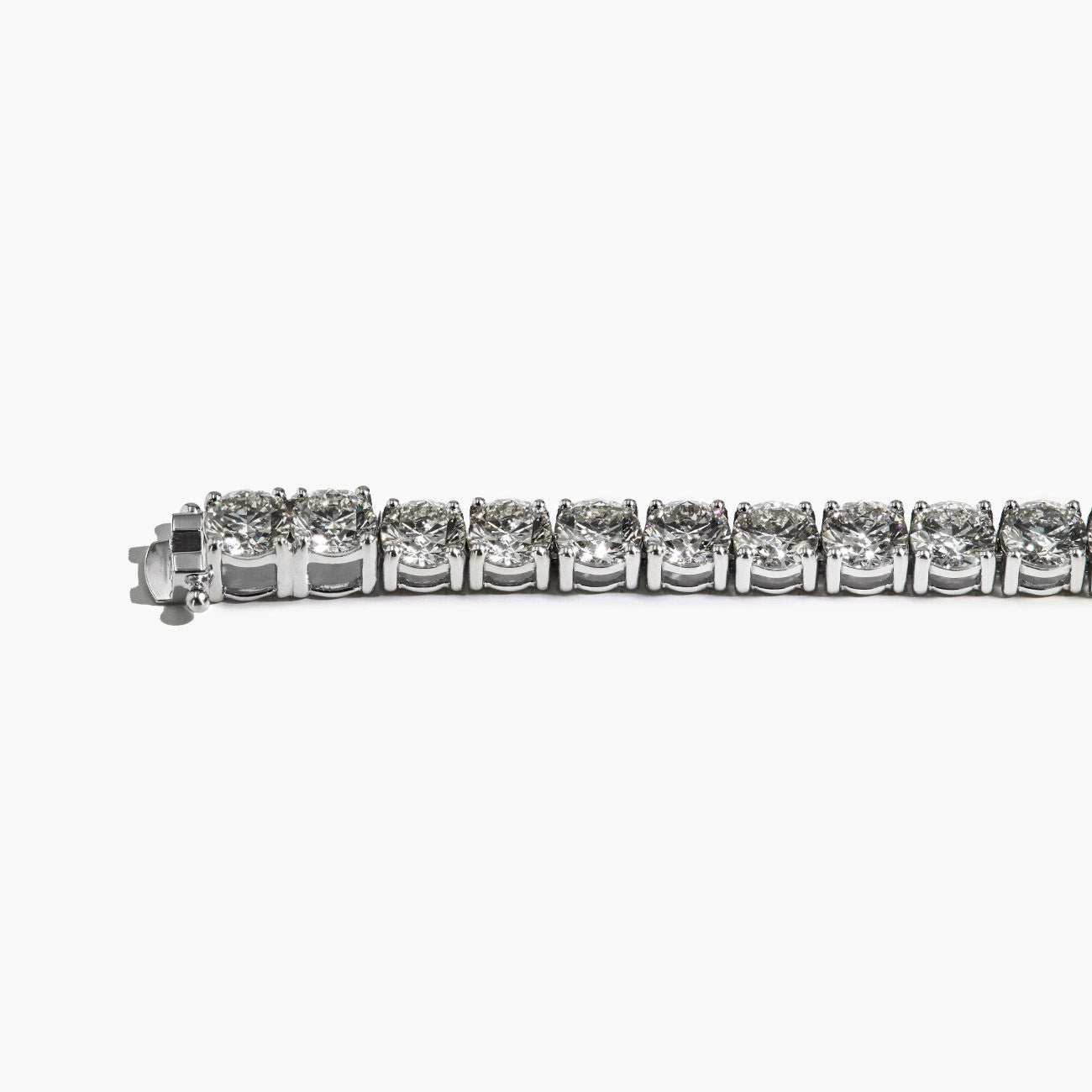 26 Carat Diamond Tennis Bracelet in Platinum