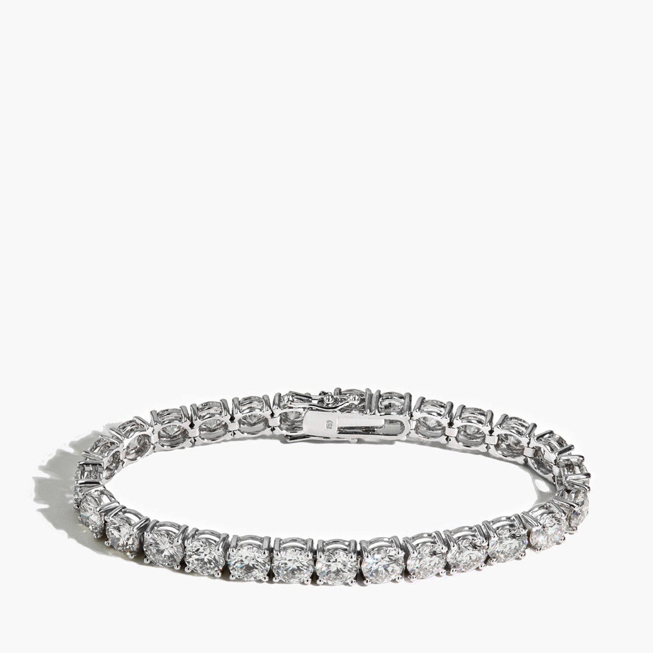 26 Carat Diamond Tennis Bracelet in Platinum