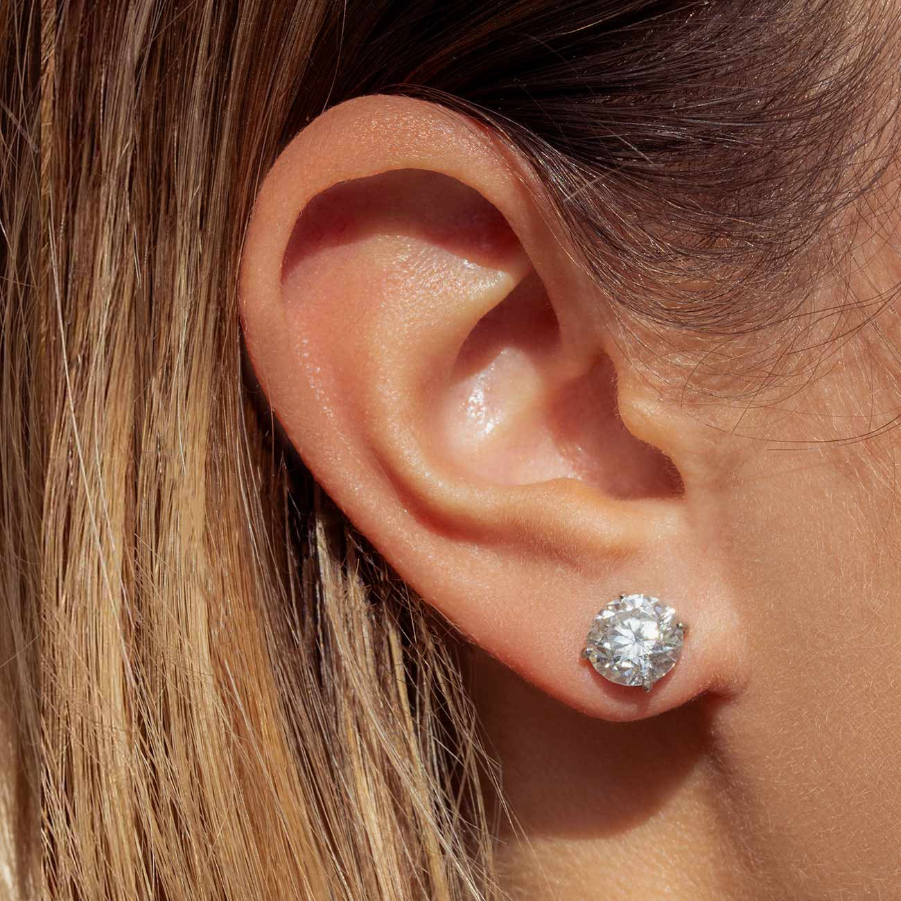 2.00ctw Natural Diamond Stud Earrings