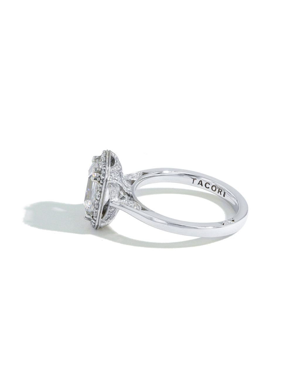 Tacori RoyalT Round Diamond Cushion Bloom with High Polish Band