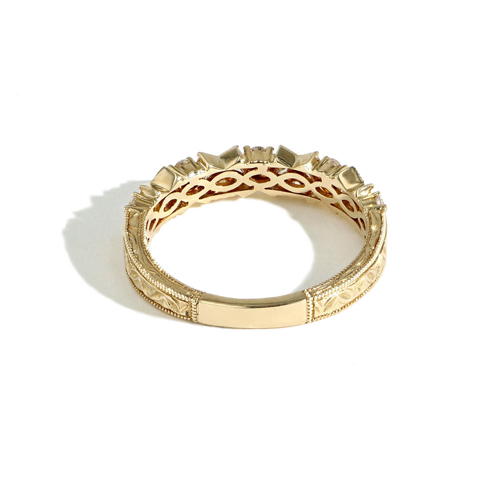 Round and Baguette Diamond Wedding Ring in Yellow Gold