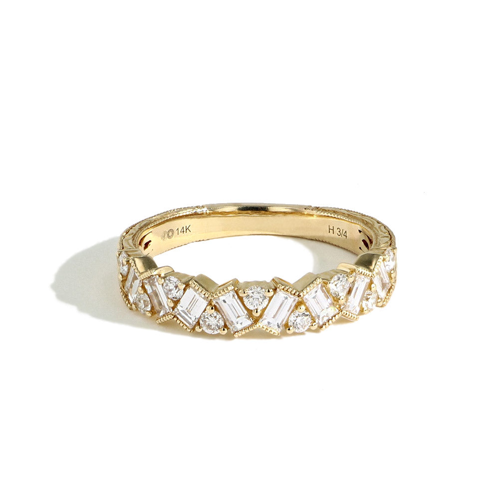Round and Baguette Diamond Wedding Ring in Yellow Gold