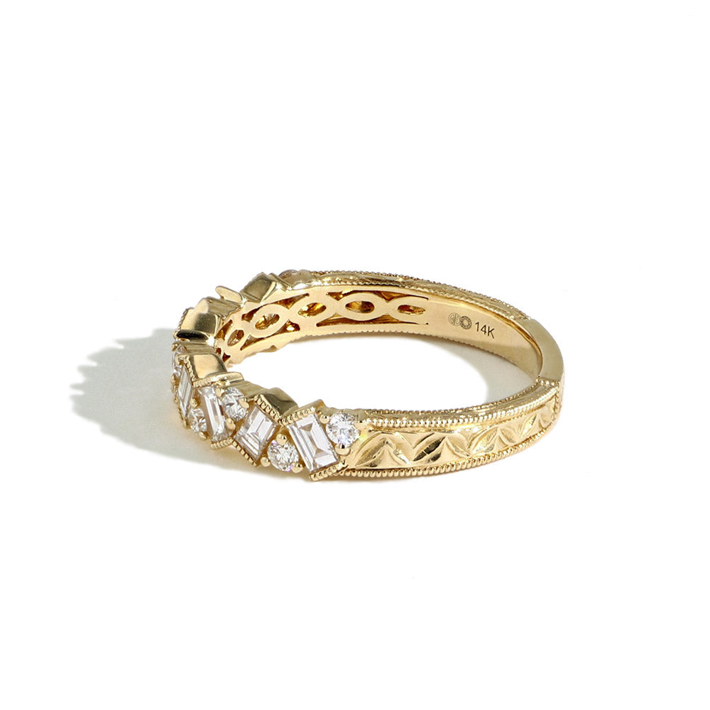 Round and Baguette Diamond Wedding Ring in Yellow Gold