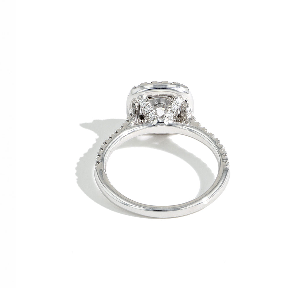 The Cushion Halo Pavé