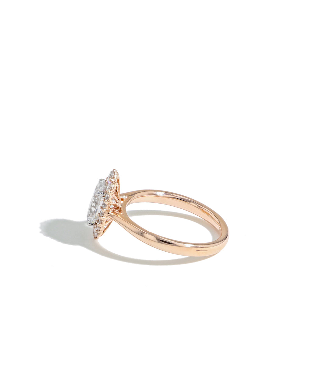 The Oval Vintage Engagement Ring in Rose Gold