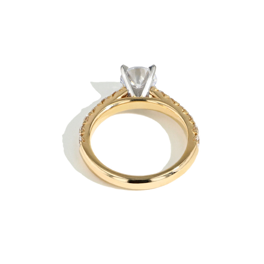 Round Diamond Pavé Engagement Ring Setting