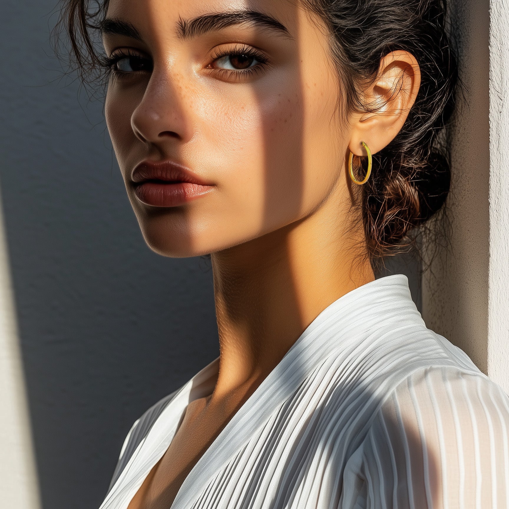 Roberto Coin Small Yellow Gold Oval Hoop Earrings