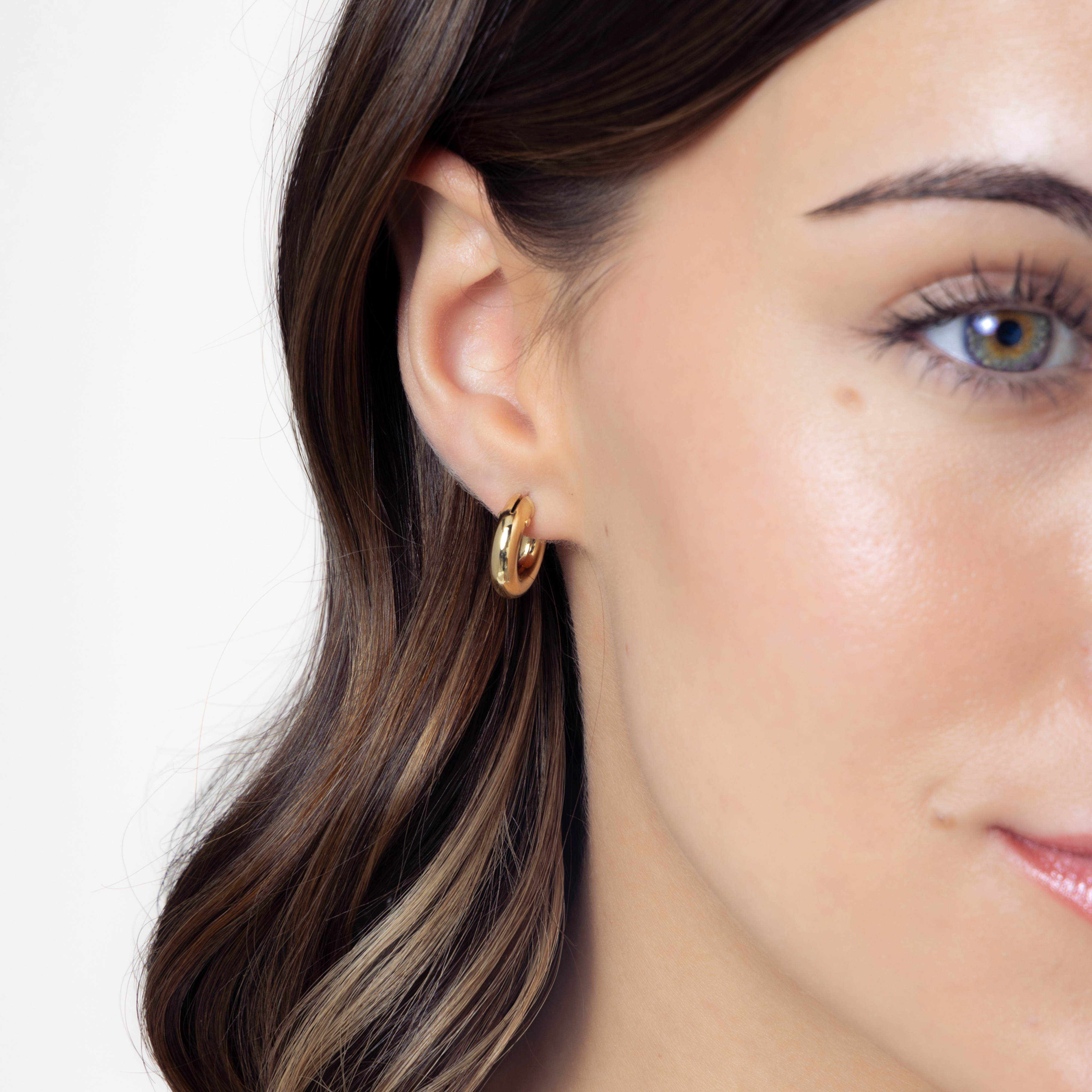 Roberto Coin Yellow Gold Small Wide Hoop Earrings - 15mm