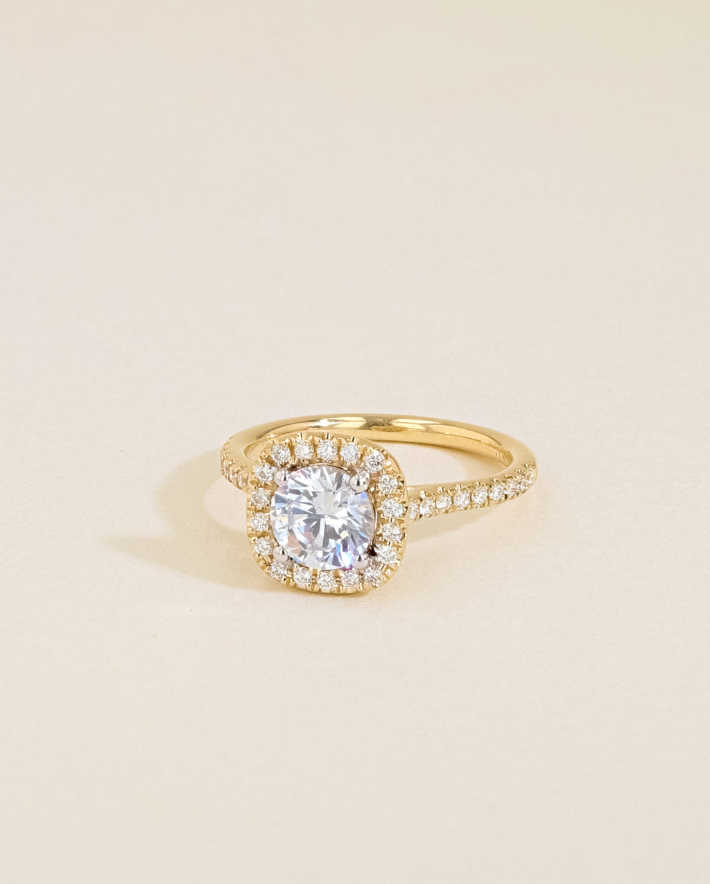 The Cushion Halo Pavé