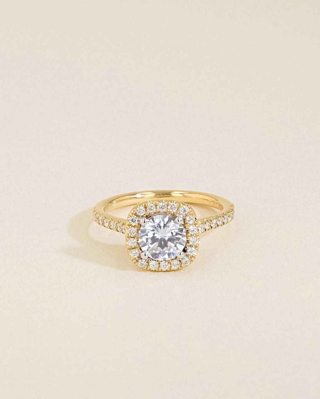 The Cushion Halo Pavé