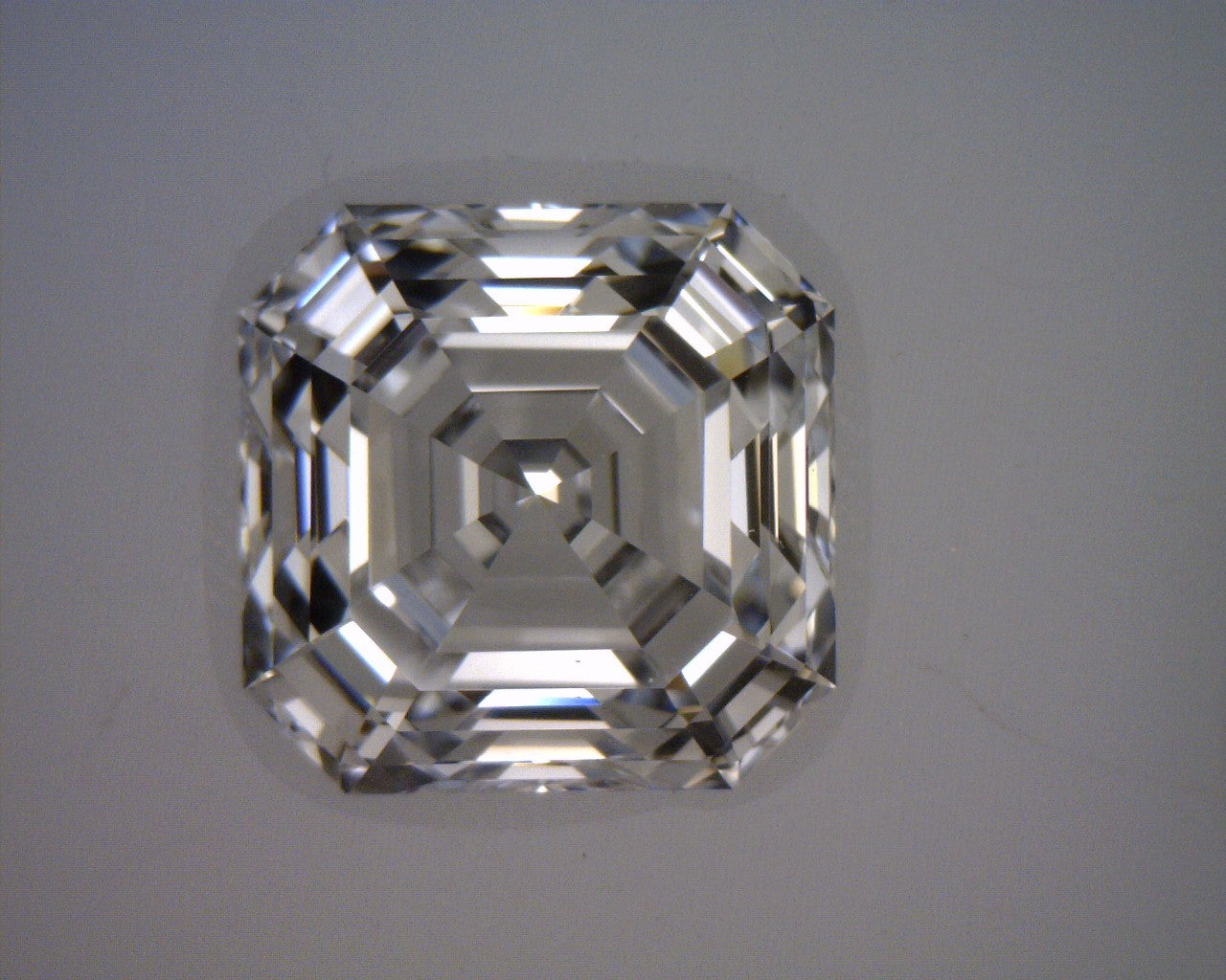 Diamond Asscher 2.01ct VS1