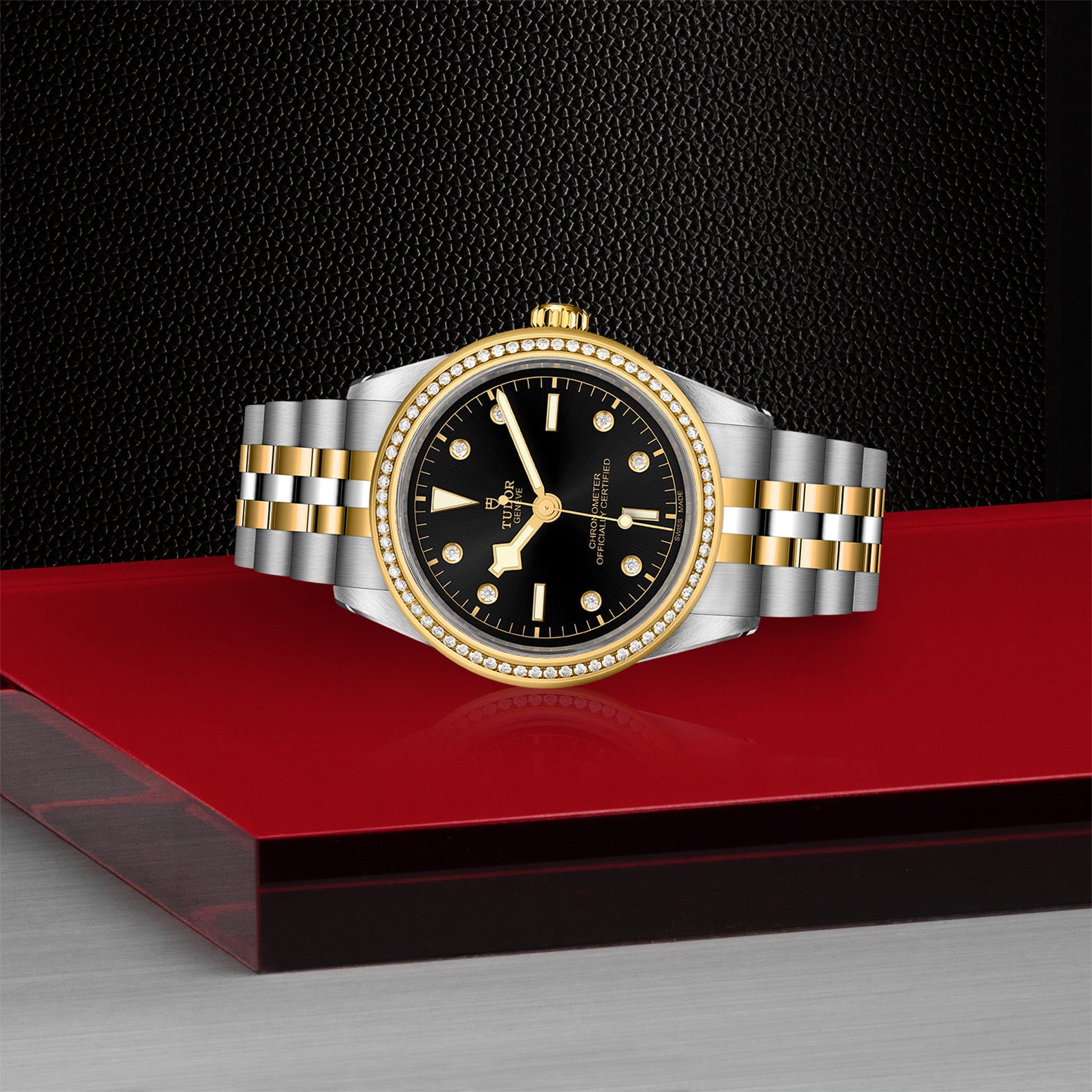 TUDOR Black Bay 39 S&G with 39mm Steel Case and Steel And Yellow Gold Bracelet