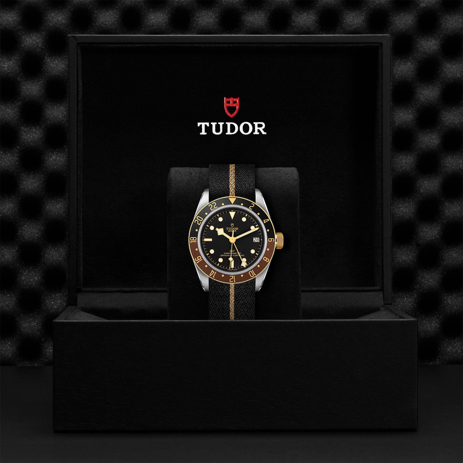 TUDOR Black Bay GMT S&G with 41mm Steel Case and Black Fabric Strap With Beige Band