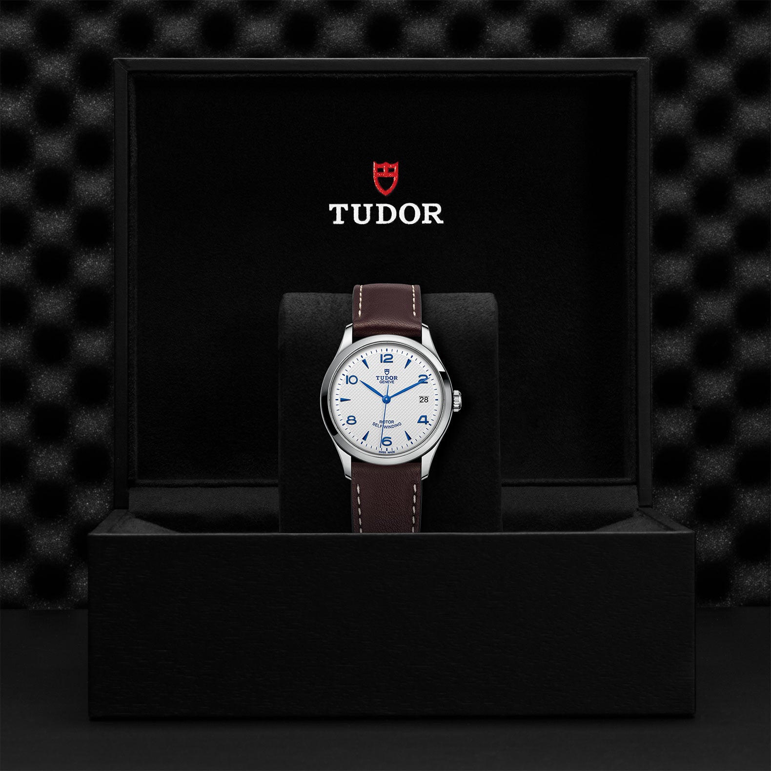 TUDOR 1926 with 36mm Steel Case and Opaline And Blue Dial