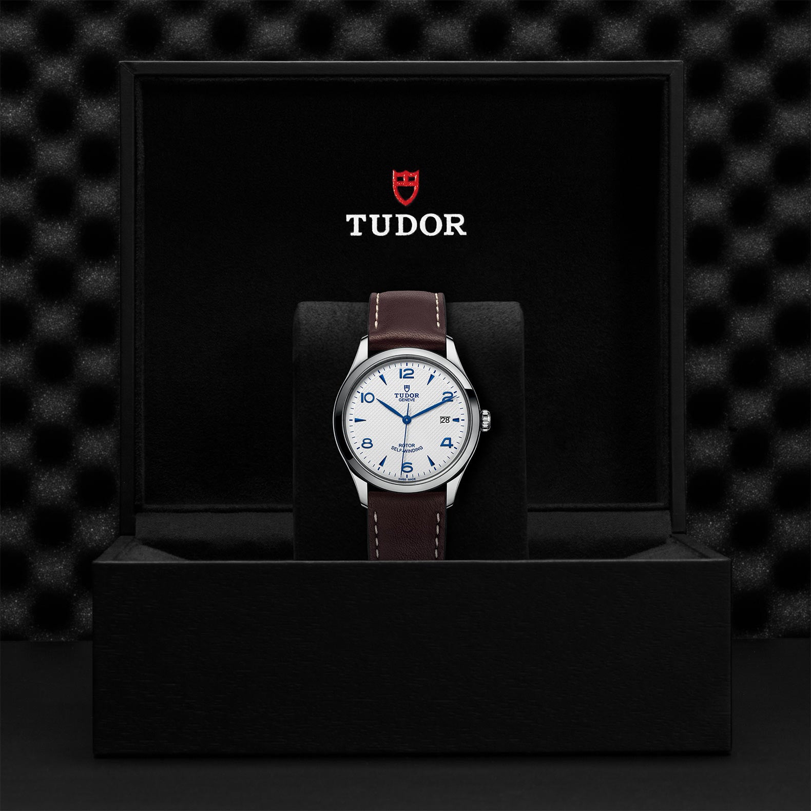TUDOR 1926 with 39mm Steel Case and Opaline And Blue Dial