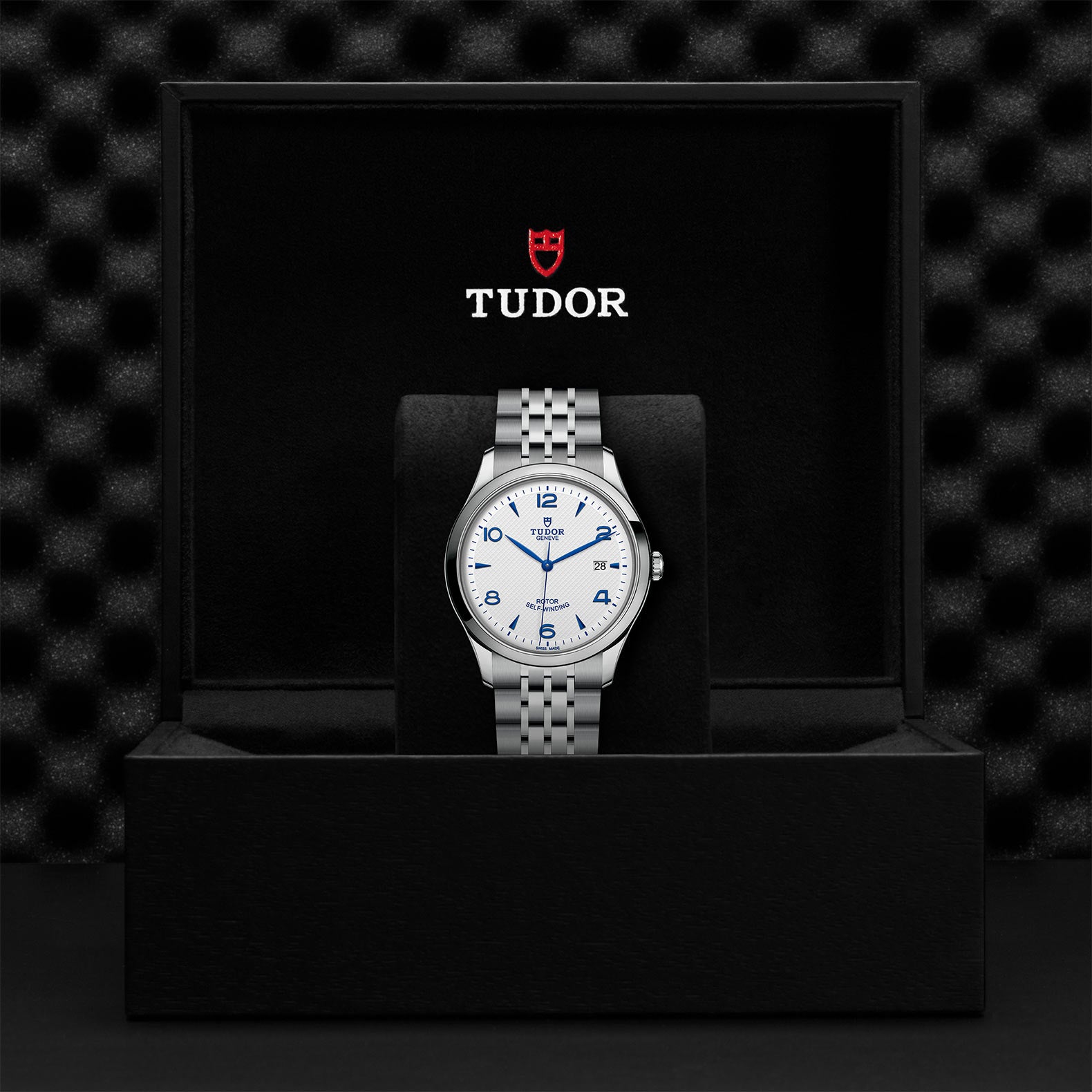 TUDOR 1926 with 41mm Steel Case and Opaline And Blue Dial