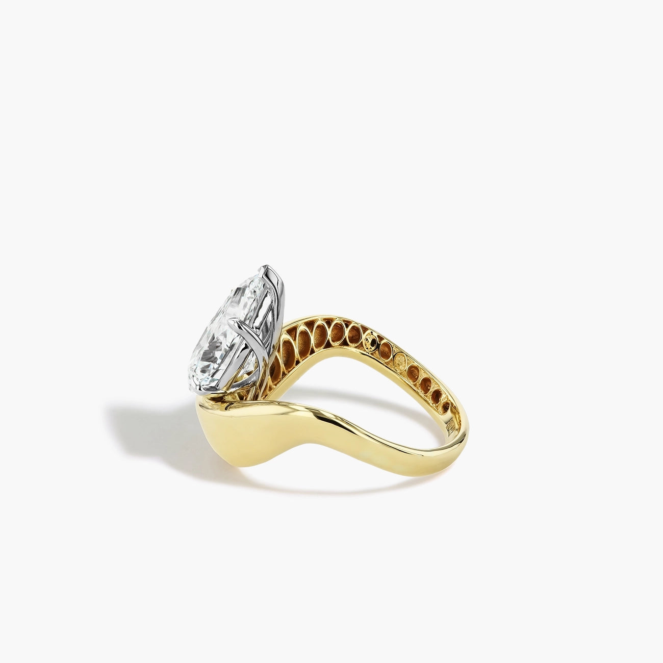 Robert Pelliccia Pear-Shaped Curved Engagement Ring Setting