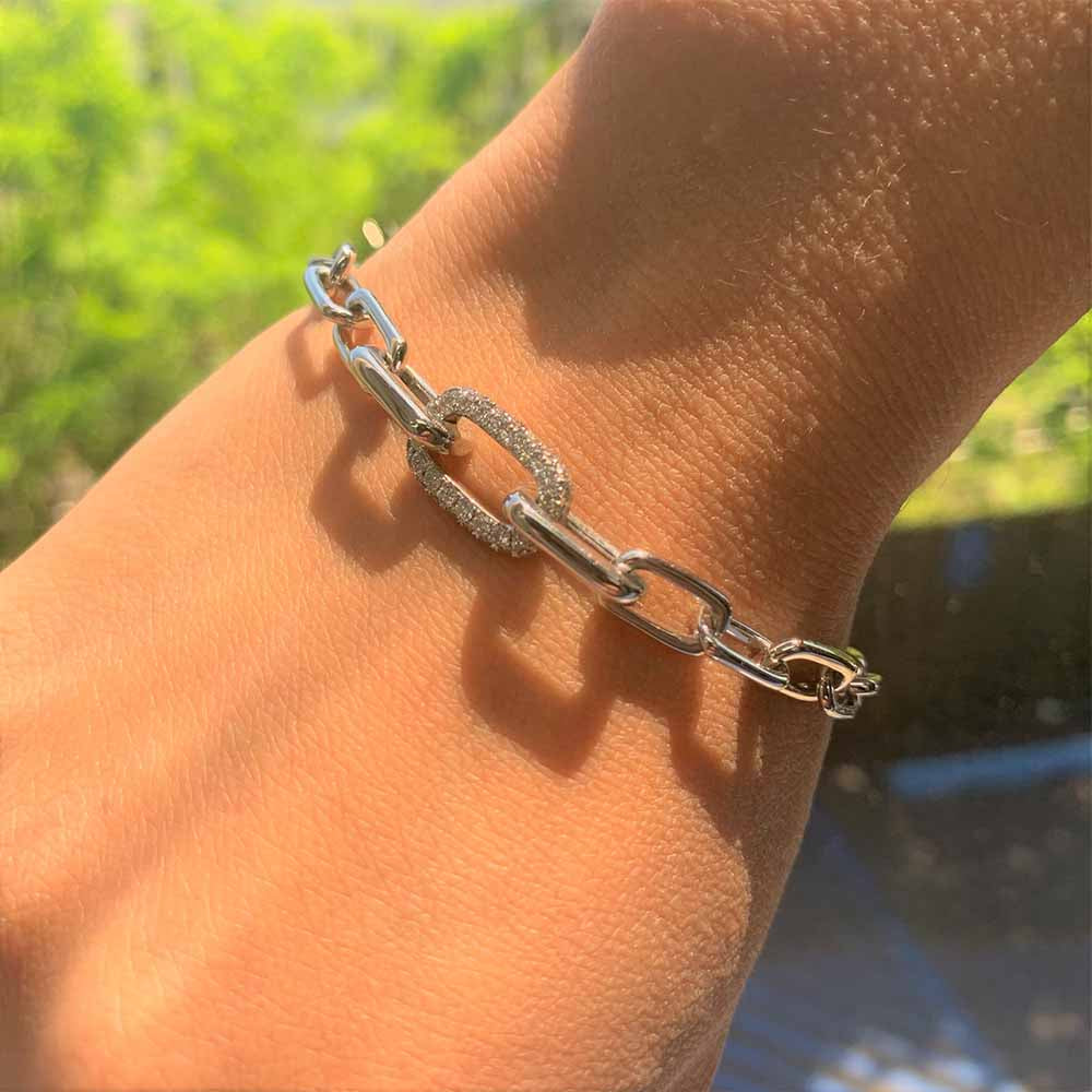 Single Diamond Link Gold Bracelet