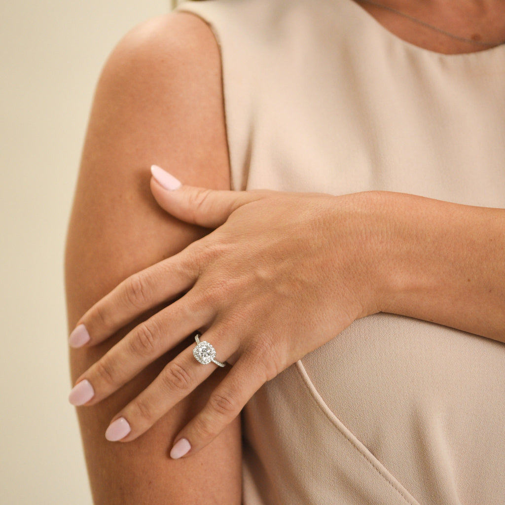 The Cushion Halo Pavé