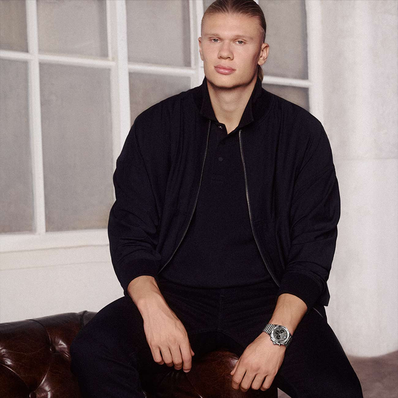 Breitling Chronomat Titanium B01 Anthracite Black Dial with Black Rubber Rouleaux Strap - 42mm