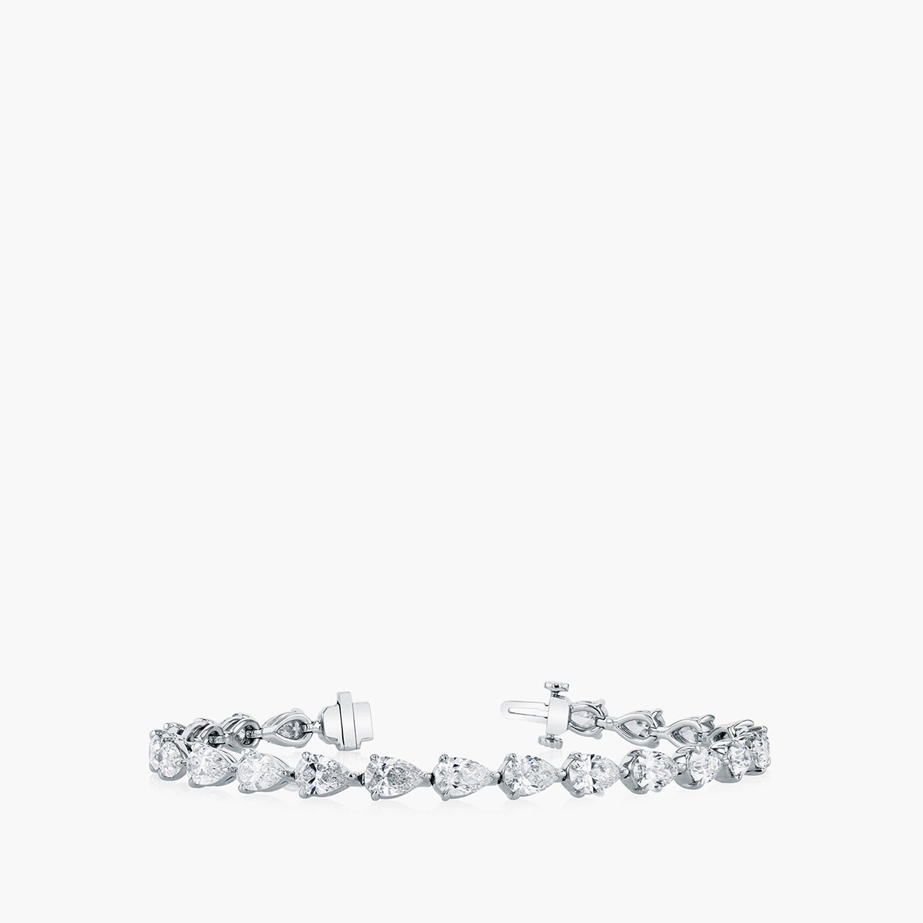 Pear-shaped diamond tennis bracelet in 18K white gold with 7-inch length, front view