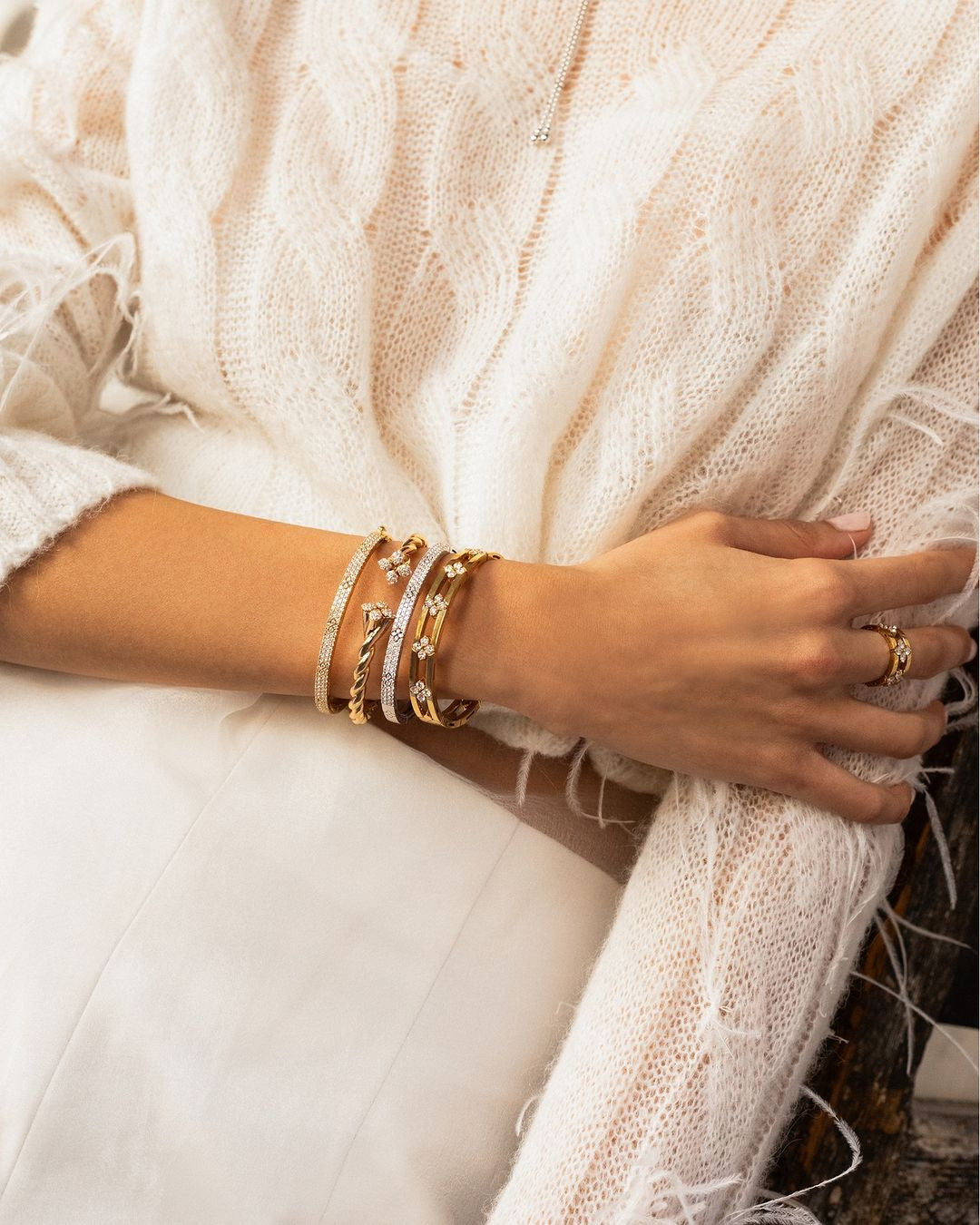 Roberto Coin Love in Verona Classic 18k Gold and Diamond Bangle