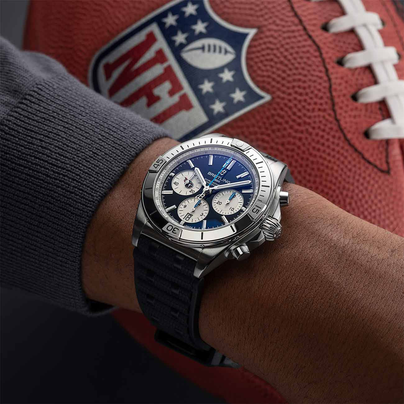 Breitling Chronomat B01 NFL Tennessee Titans Edition - 42mm
