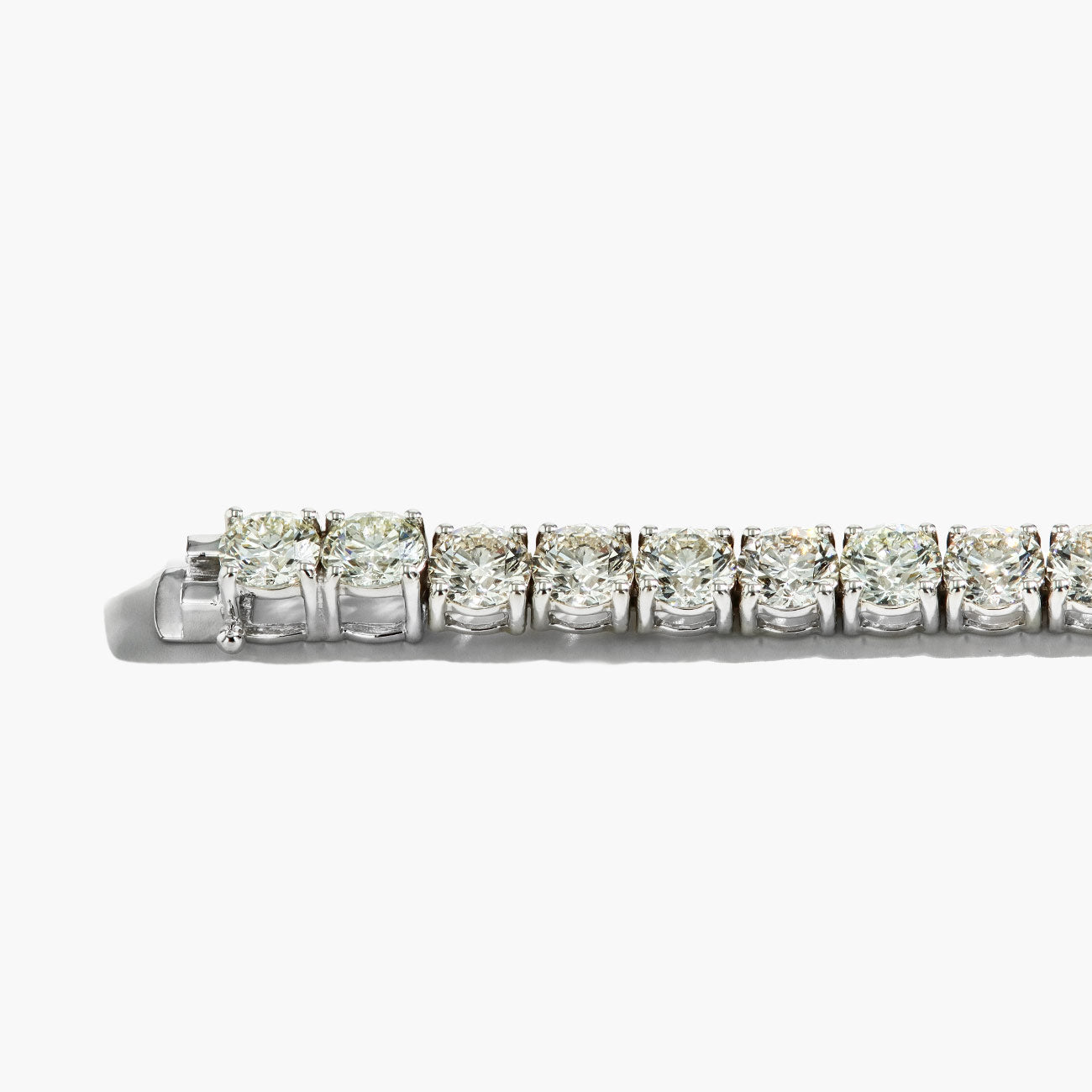 21 Carat Diamond Tennis Bracelet in 18K White Gold
