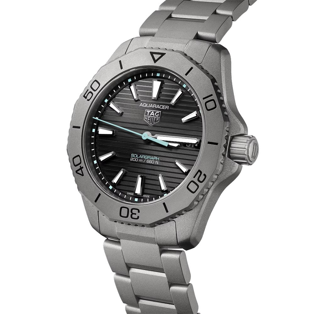 TAG Heuer Aquaracer Professional 200 Titanium Solargraph - 40mm