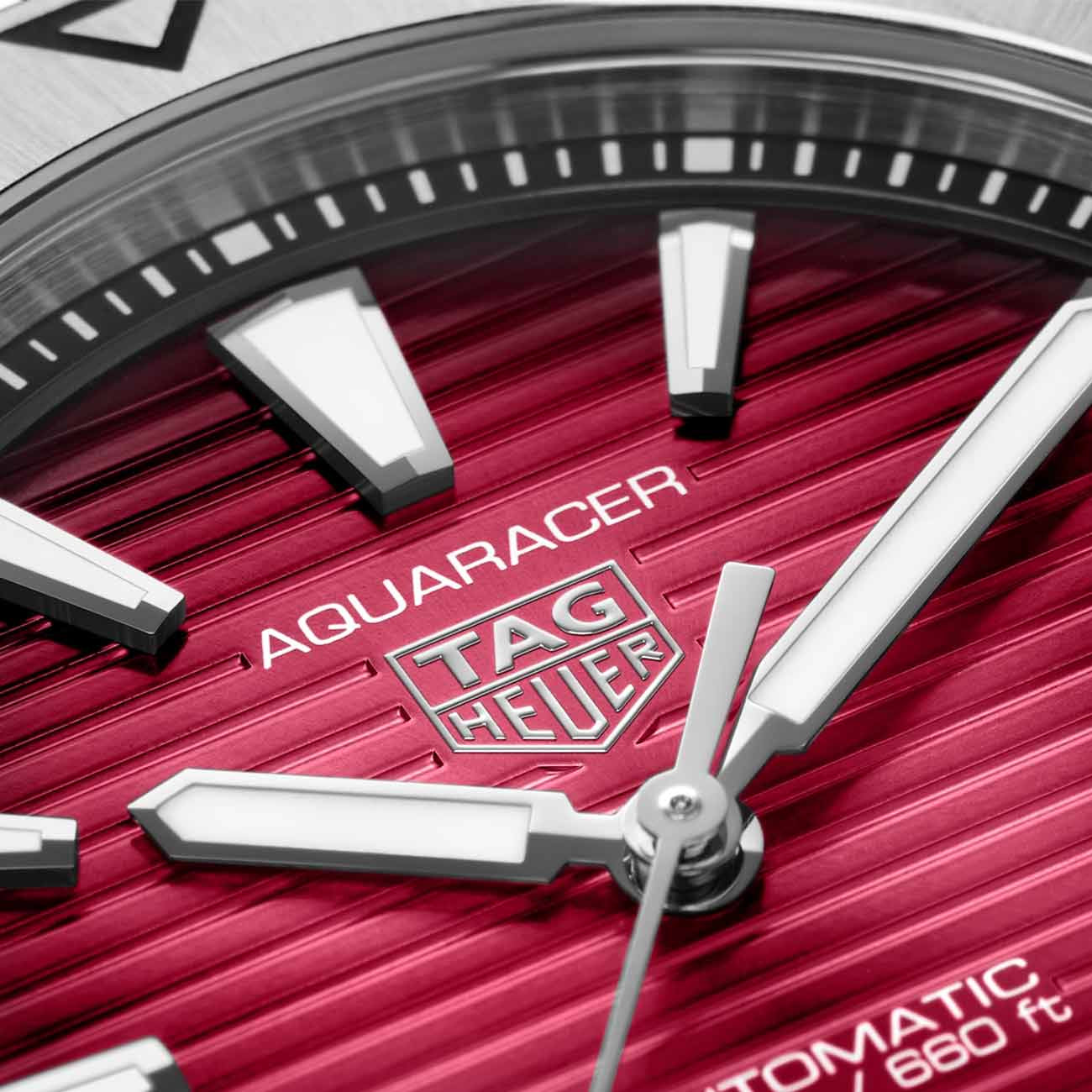TAG Heuer Aquaracer Automatic Red Sunray - 40mm