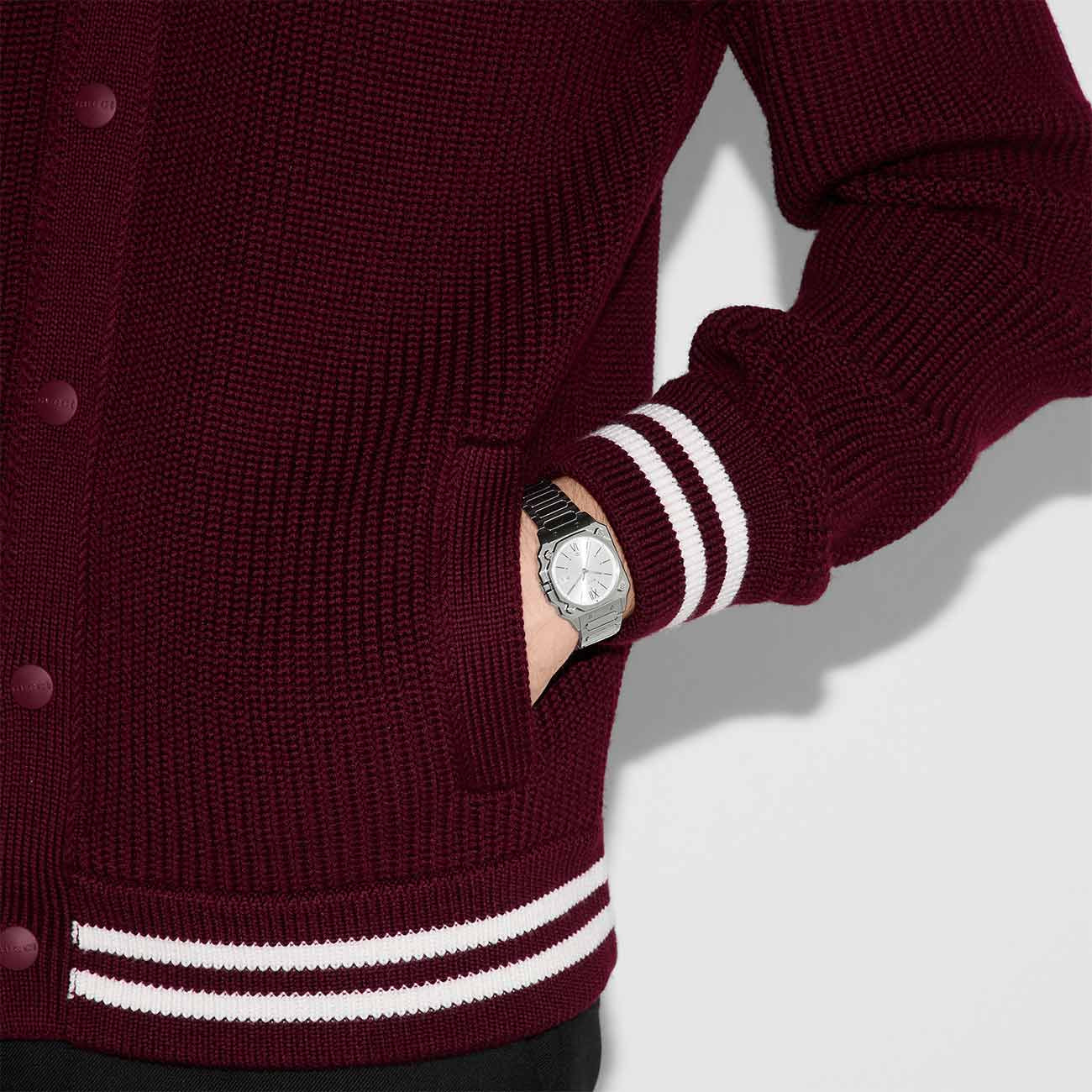 Gucci G-Flat Silver Dial on Stainless Steel Bracelet - 30mm