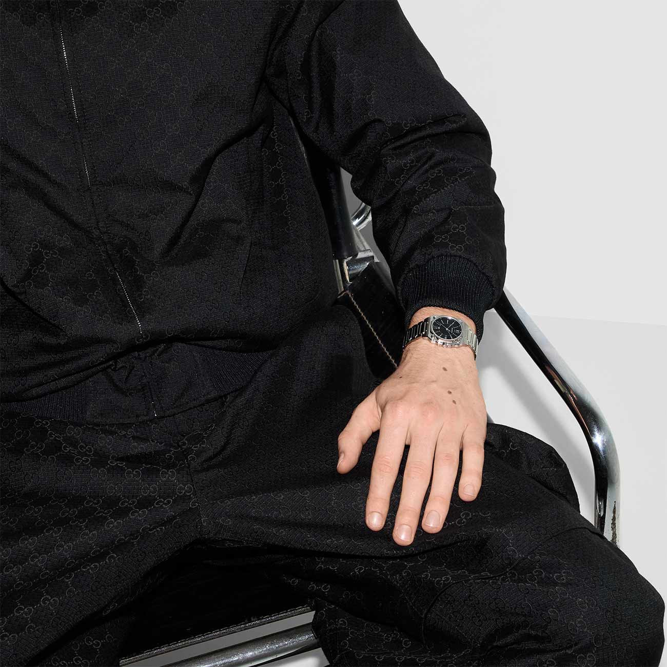 Gucci G-Flat Black Dial on Stainless Steel Bracelet - 30mm