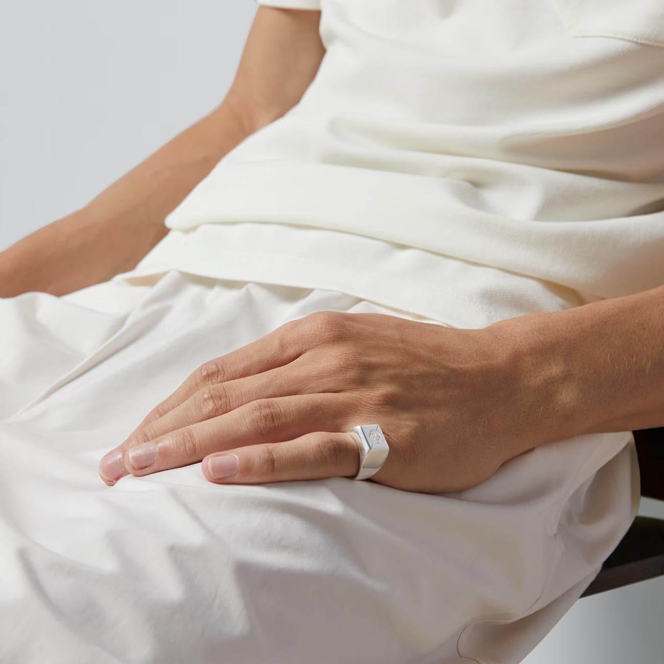 Gucci Tag Interlocking Signet Ring