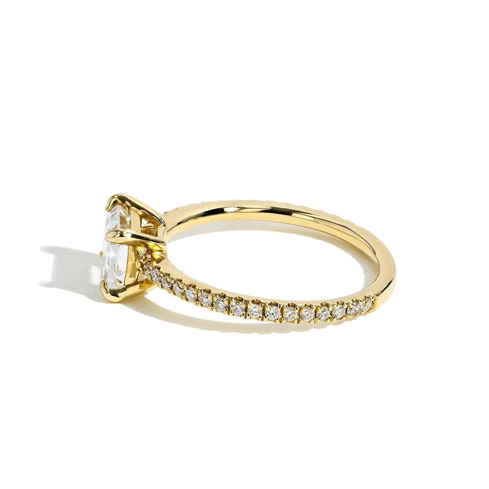 The East to West Solitaire Pavé