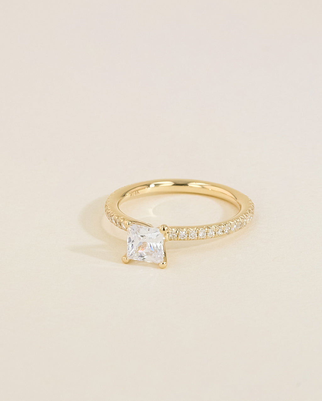 The East to West Solitaire Pavé