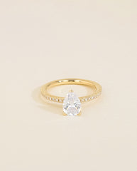 The East to West Solitaire Pavé