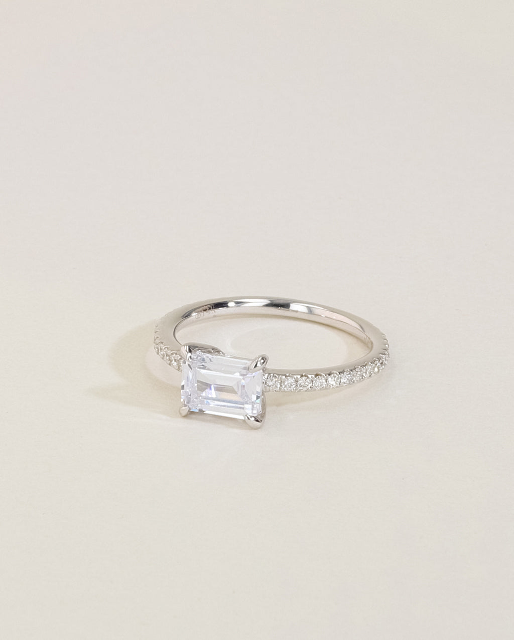The East to West Solitaire Pavé