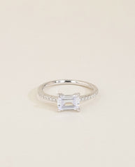 The East to West Solitaire Pavé