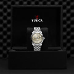 TUDOR Black Bay 39 with 39mm Steel Case and Steel Bracelet