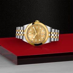TUDOR Black Bay 39 S&G with 39mm Steel Case and Steel And Yellow Gold Bracelet
