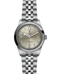 TUDOR Black Bay 41 with 41mm Steel Case and Steel Bracelet