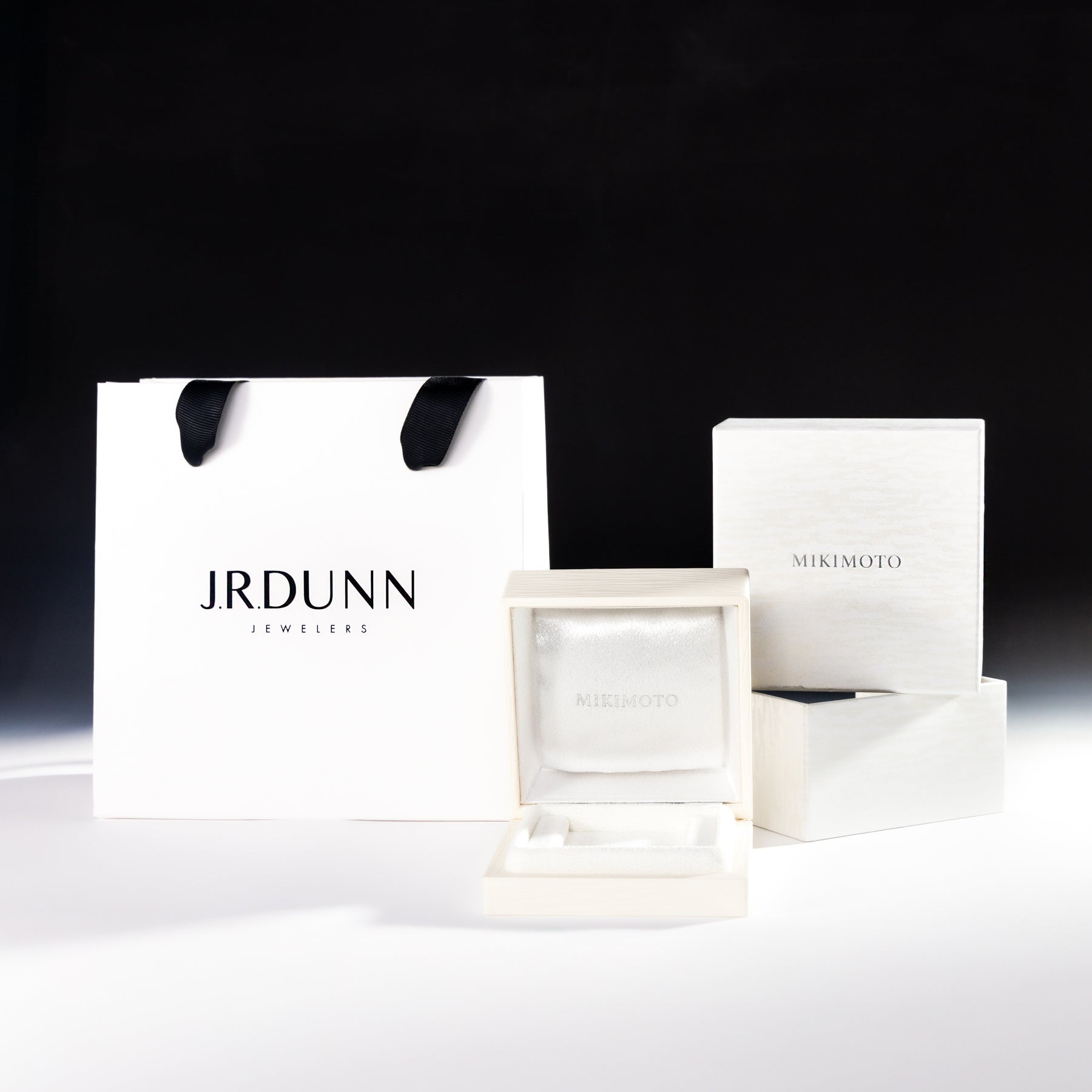 ゆず　マミエール Mikimoto Classic Collection Akoya Peals Earrings