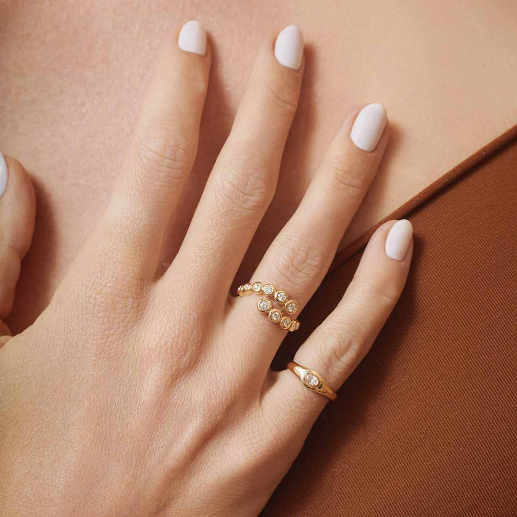 EF Collection Oval-Cut Diamond Signet Ring